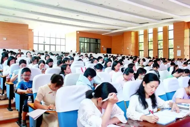 专家引领指路径 教师成长明航向 合肥市庐阳中学教育集团2025年暑期校本培训纪实之一