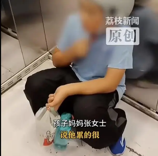 妈妈带儿子送外卖治厌学，真的会有效果吗？