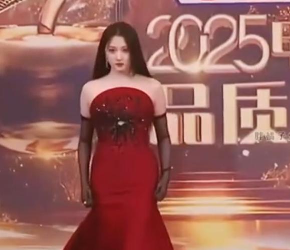 鹿晗关晓彤两人又同城，IP同在山东，二人举止已不言而喻__鹿晗关晓彤两人又同城，IP同在山东，二人举止已不言而喻