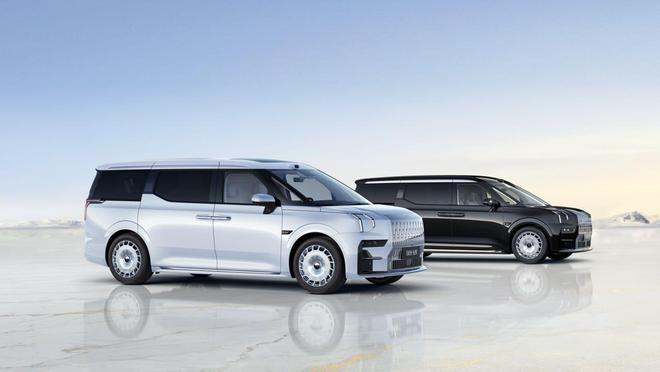 冰玉白新色可免费选装 极氪009光辉售78.90万元起
