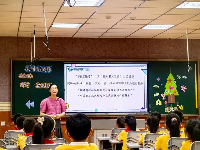 郑州大学实验小学校服_郑州某大学的一个校花_