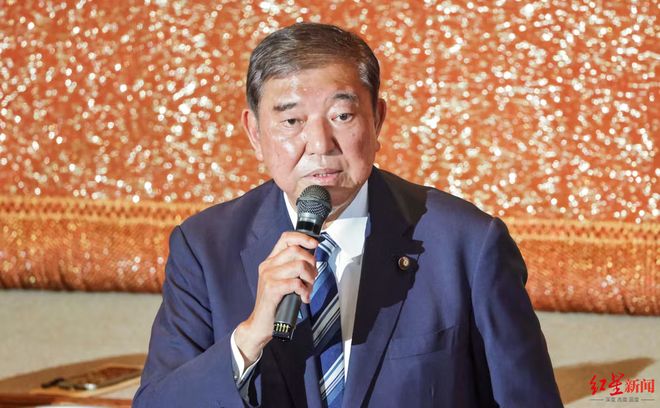 小泉夜访并闭门会谈两小时，石破茂宣布辞任自民党总裁：曾公开吐槽“当首相没意思”__小泉夜访并闭门会谈两小时，石破茂宣布辞任自民党总裁：曾公开吐槽“当首相没意思”