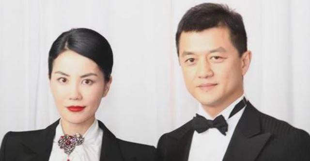 王菲谢霆锋唱歌__王菲谢霆锋同台演出
