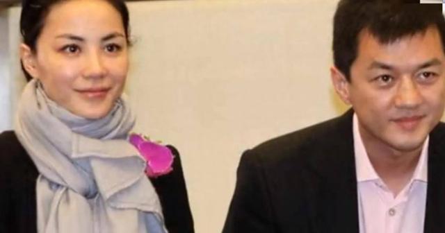 _王菲谢霆锋同台演出_王菲谢霆锋唱歌