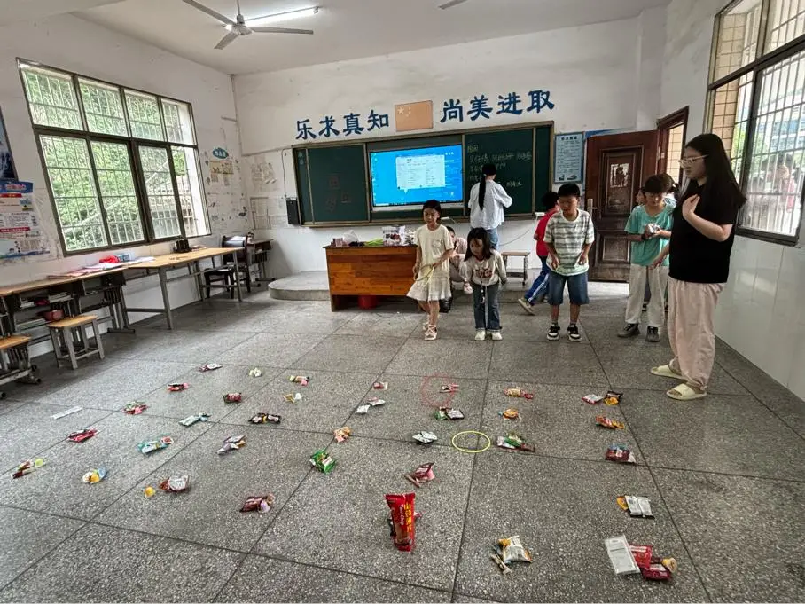 新邵县龙溪铺镇吴家小学开展“趣味六一”活动__新邵县龙溪铺镇吴家小学开展“趣味六一”活动