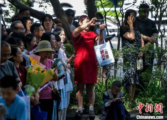 _多地公布高考查分时间_高考分那天能查