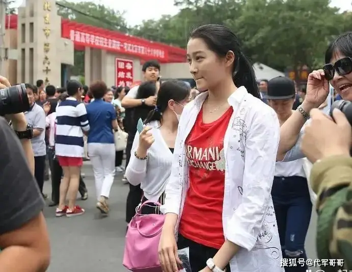 关晓彤高考成绩能上什么大学__关晓彤高考数学怎么那么高