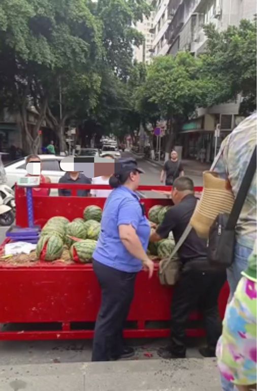 卖西瓜城管收东西吗_瓜西西手打渣男_