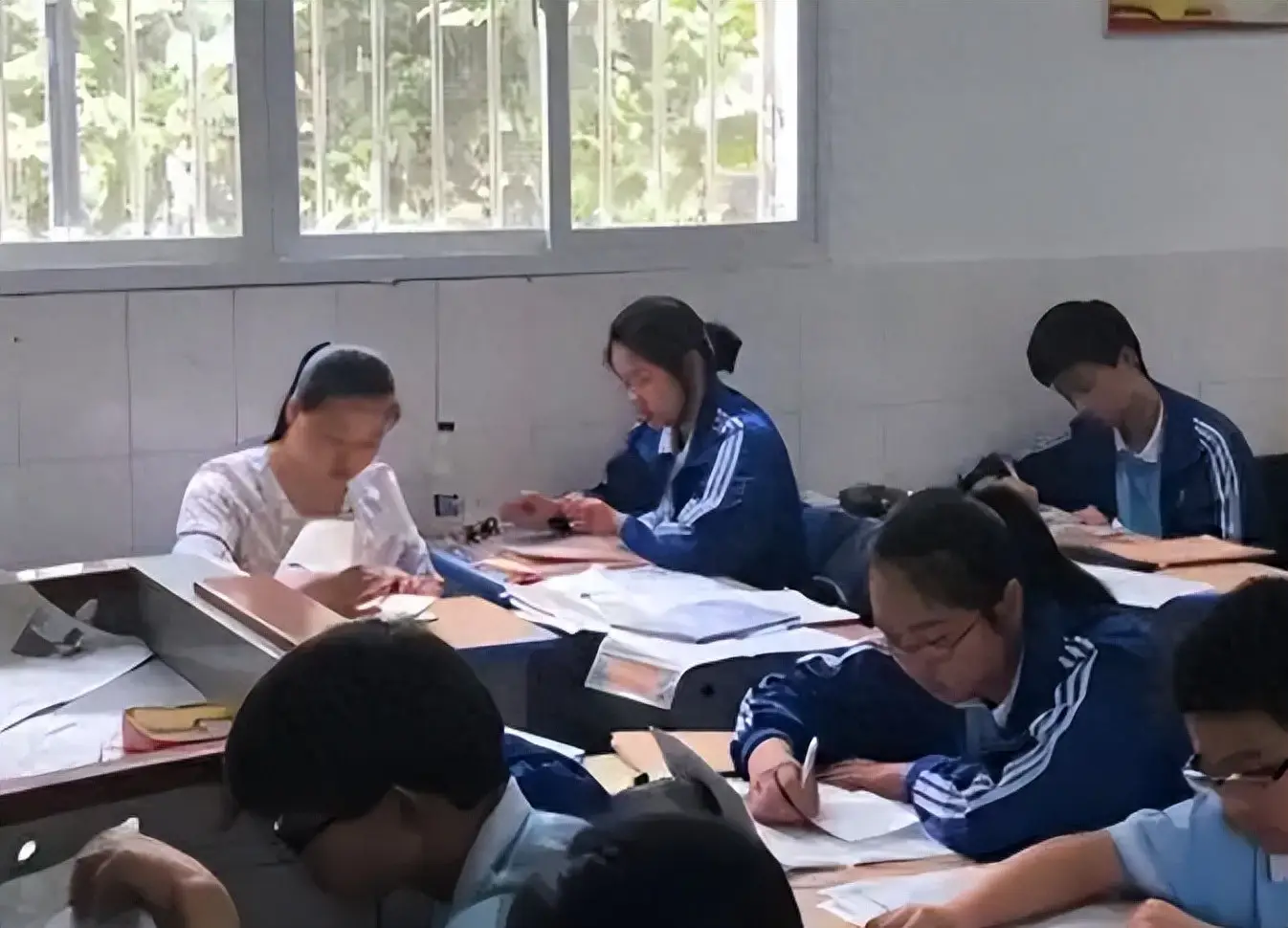 “比早恋更可怕！”中学生毒友谊正在迅速蔓延，家长务必提高警惕
