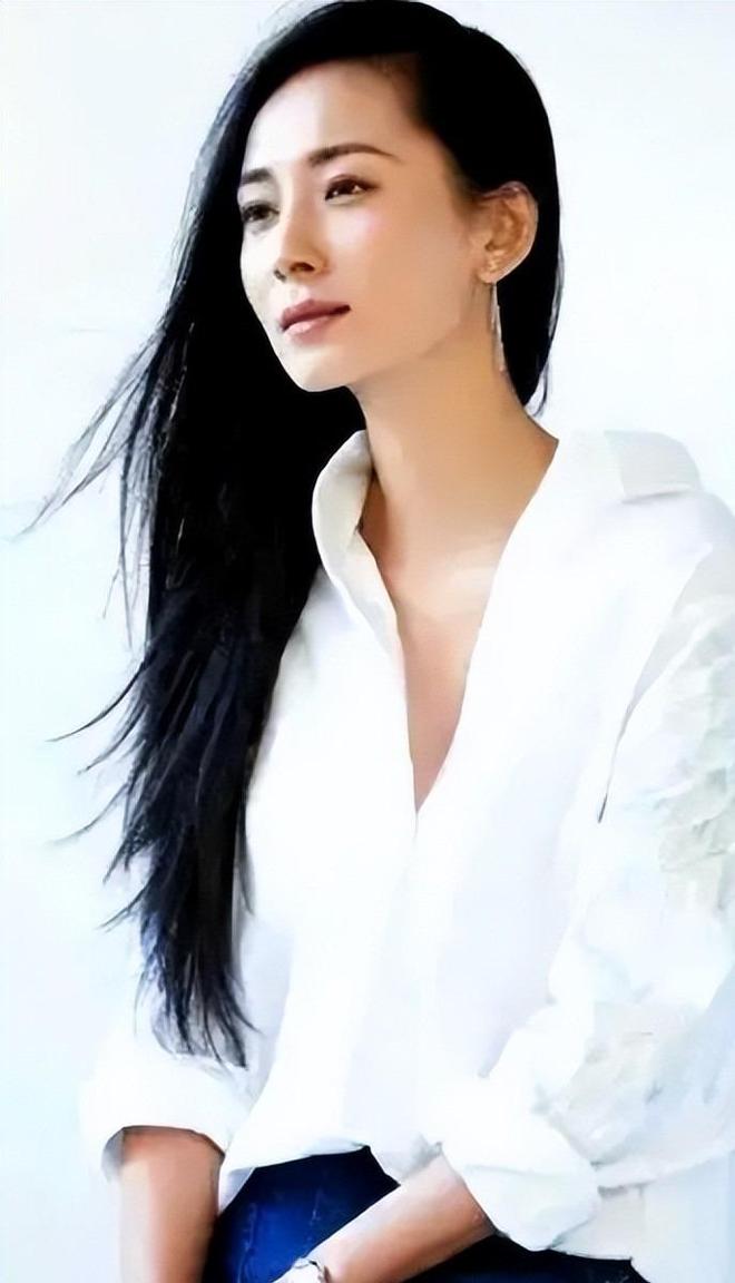 他俩原来是夫妻，相差16岁从戏里甜到戏外，如今儿女双全幸福圆满__他俩原来是夫妻，相差16岁从戏里甜到戏外，如今儿女双全幸福圆满