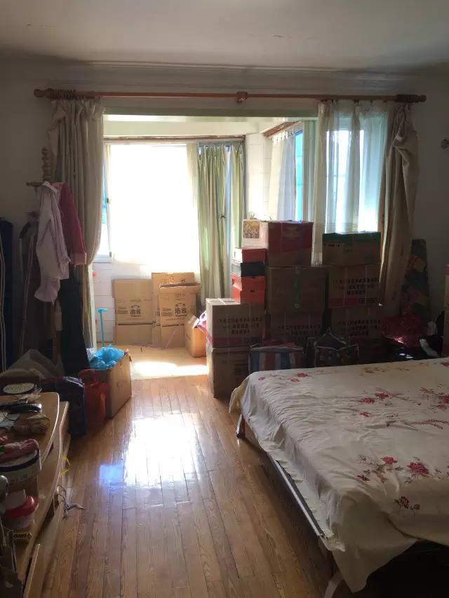 客厅户型舍装修卫平两房好吗_客厅卫生间装修效果图大全_