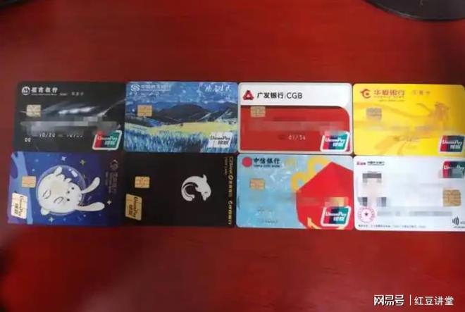母亲分500万拆迁款独独漏了我，刚准备离开，她拎起行李要跟我走