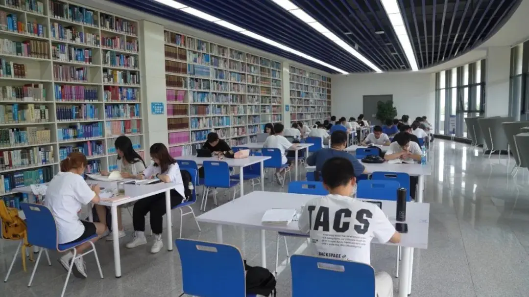 最新！2025年体育生升学新选择：大连大学2+2国际本科项目招生简章