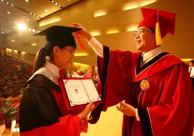 导师过生日要买礼物吗_导师生日蛋糕写什么_