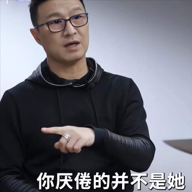 _章子怡谈汪峰落泪_章子怡晒与汪峰同看话剧照