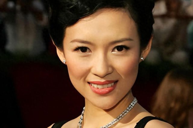 章子怡晒与汪峰同看话剧照__章子怡谈汪峰落泪