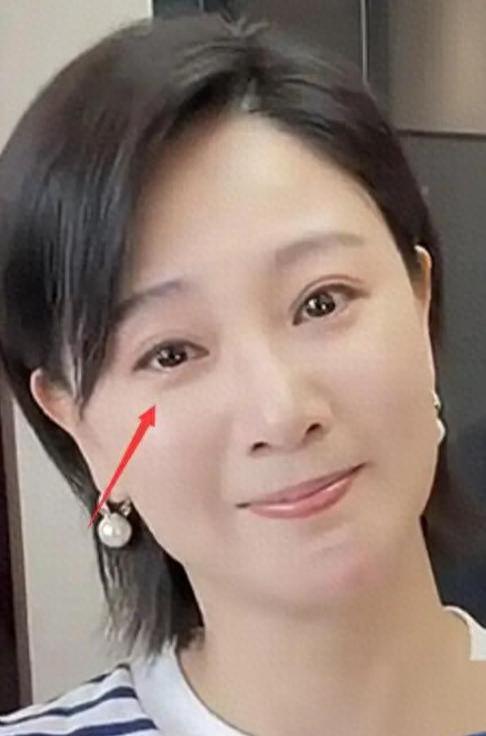 40岁演员侯梦莎官宣怀孕！晒孕肚照激动落泪，结婚四年备孕艰辛