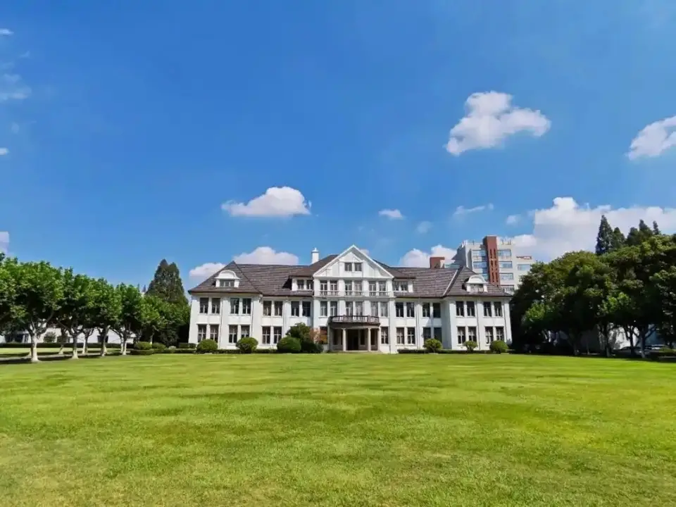 大学排名大变天_中国大学世界排名变化_