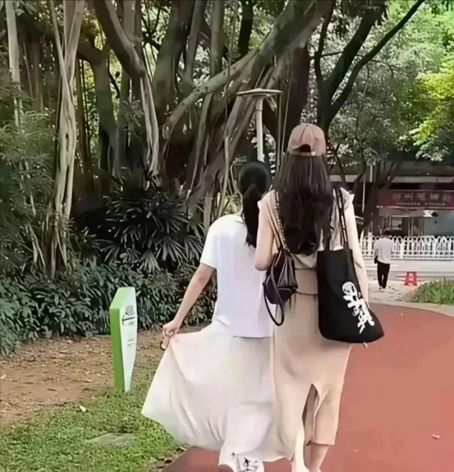 大S去世四个月，汪小菲仅用两个字“宣誓主权”，S妈输得一塌糊涂__大S去世四个月，汪小菲仅用两个字“宣誓主权”，S妈输得一塌糊涂