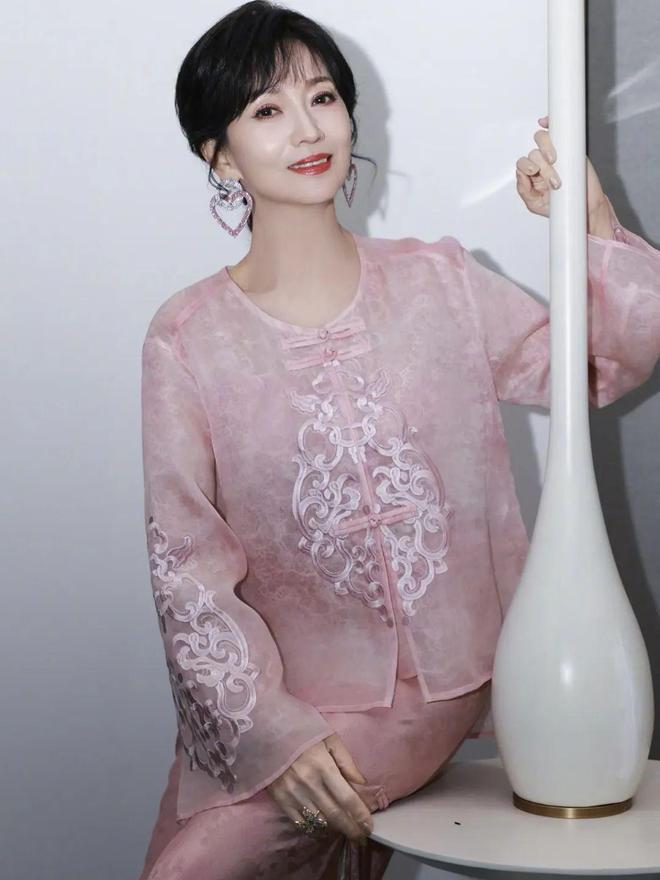 新中式穿搭是什么_新中式风格穿搭_