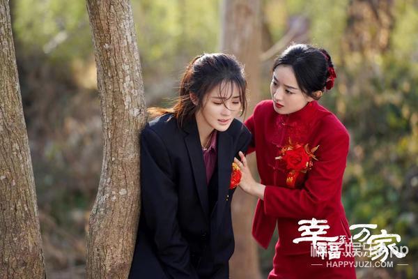 全网抵制！拿没教养当个性的她，终于惹了众怒，难怪连郝蕾都嫌弃__全网抵制！拿没教养当个性的她，终于惹了众怒，难怪连郝蕾都嫌弃