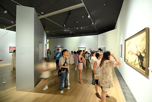 卸下艺术史的严肃，在香氛和音乐中“邂逅”大师真迹