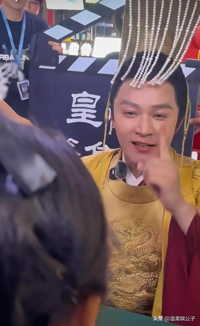 过气男神集体景区再就业？49岁郑国霖和马景涛“抢饭碗”，太卷_过气男神集体景区再就业？49岁郑国霖和马景涛“抢饭碗”，太卷_