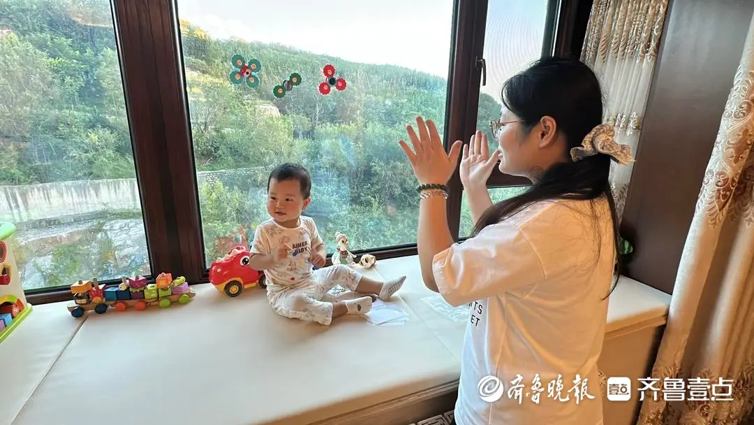 幼教人的破局选择｜首批早教生不挤幼儿园，偏把课堂“搬”进家庭__幼教人的破局选择｜首批早教生不挤幼儿园，偏把课堂“搬”进家庭