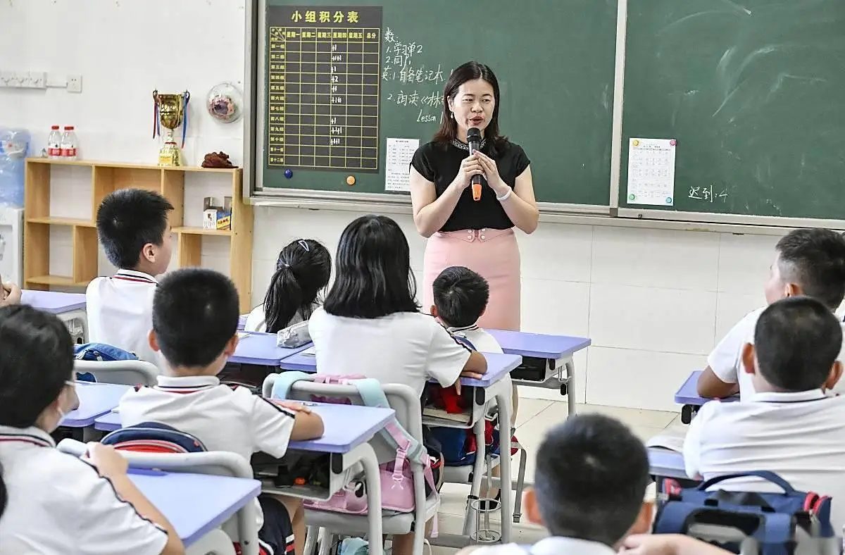 _现在的孩子难教育的说说_教小孩太难了