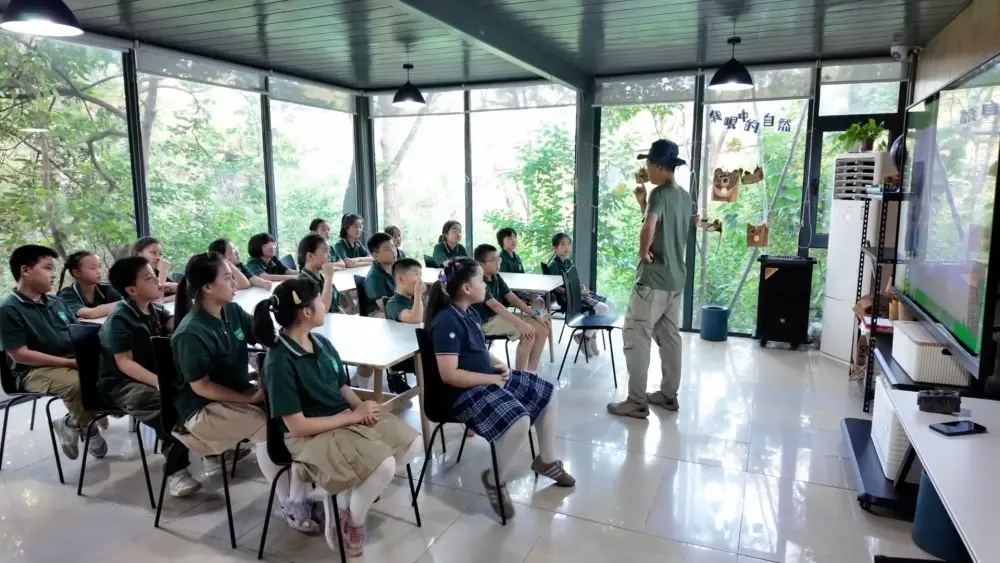 新华视点｜金秋焕新彩 多元校园活动书写成长新篇章__新华视点｜金秋焕新彩 多元校园活动书写成长新篇章
