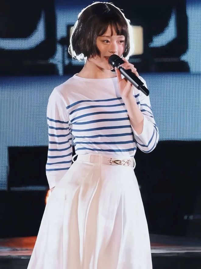 _20～60岁穿都美！这件无龄感上衣太绝了_20～60岁穿都美！这件无龄感上衣太绝了