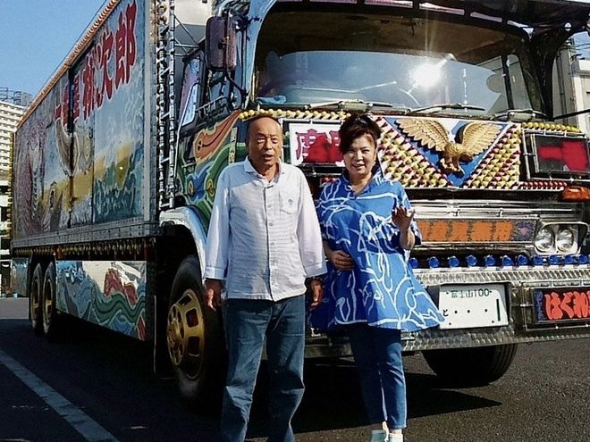 成人杂志贩卖机末路：衰老国家血液与色情机器_成人杂志贩卖机末路：衰老国家血液与色情机器_