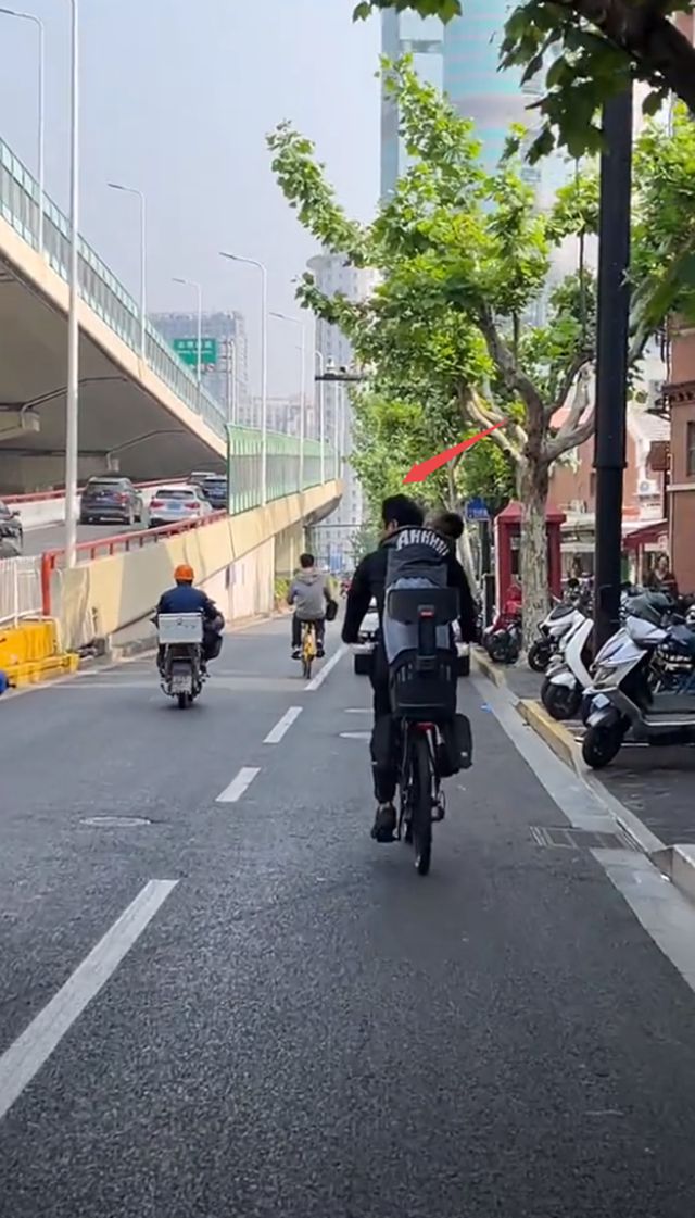 _自行车送小孩上学_接送孩子上下学的自行车哪款好