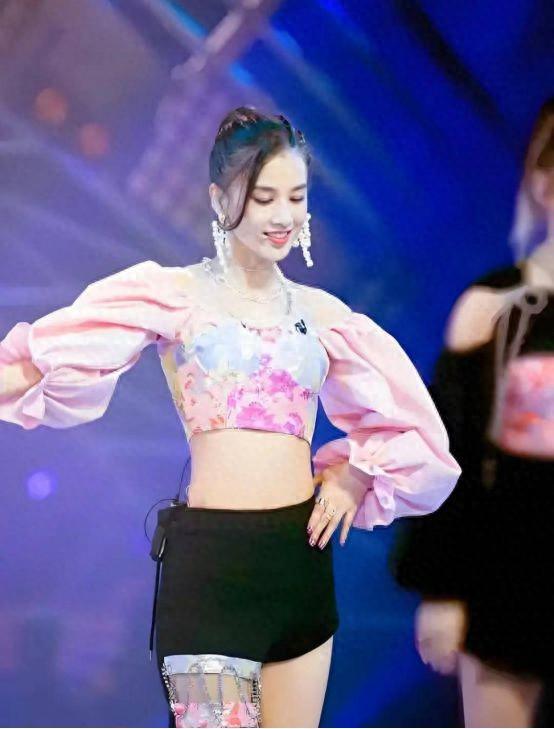 亲妈比杨子更窒息，被两头嫌弃的黄圣依，美梦彻底破碎