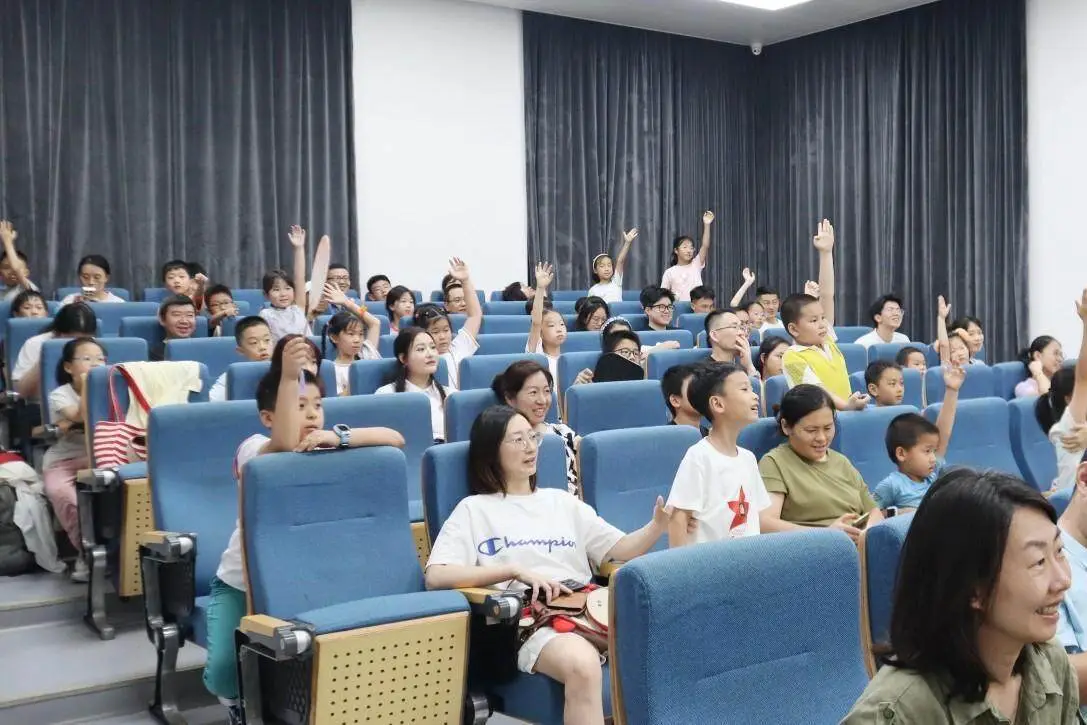 中大学子赛课教物理！打造小学生“听得懂、喜欢听”的科学课堂