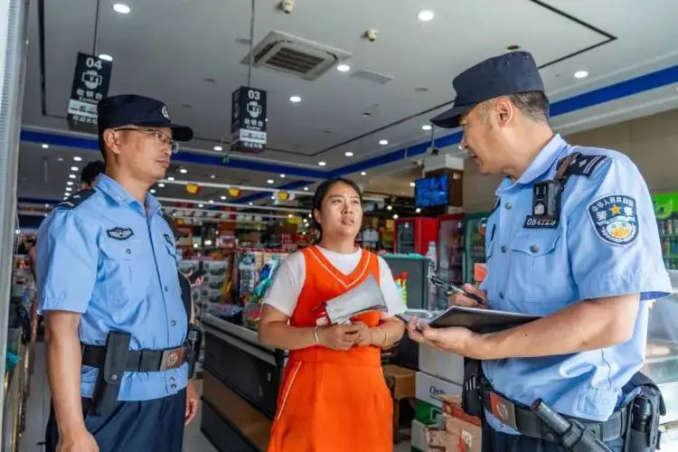 _公安机关为学子高考护航_公安护航高考
