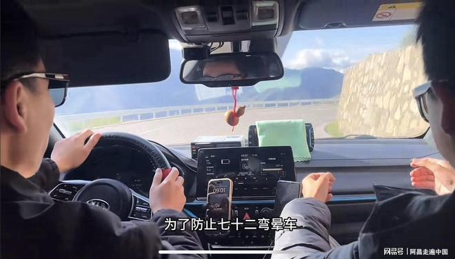 _去拉萨跑出租车挣钱吗_拉萨打车贵吗