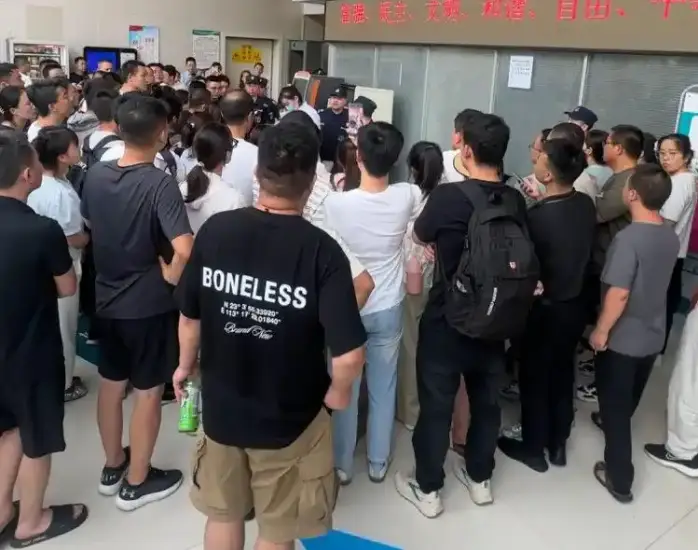 甘肃233个孩子血铅事件：他们的恶，击穿底线！_甘肃233个孩子血铅事件：他们的恶，击穿底线！_