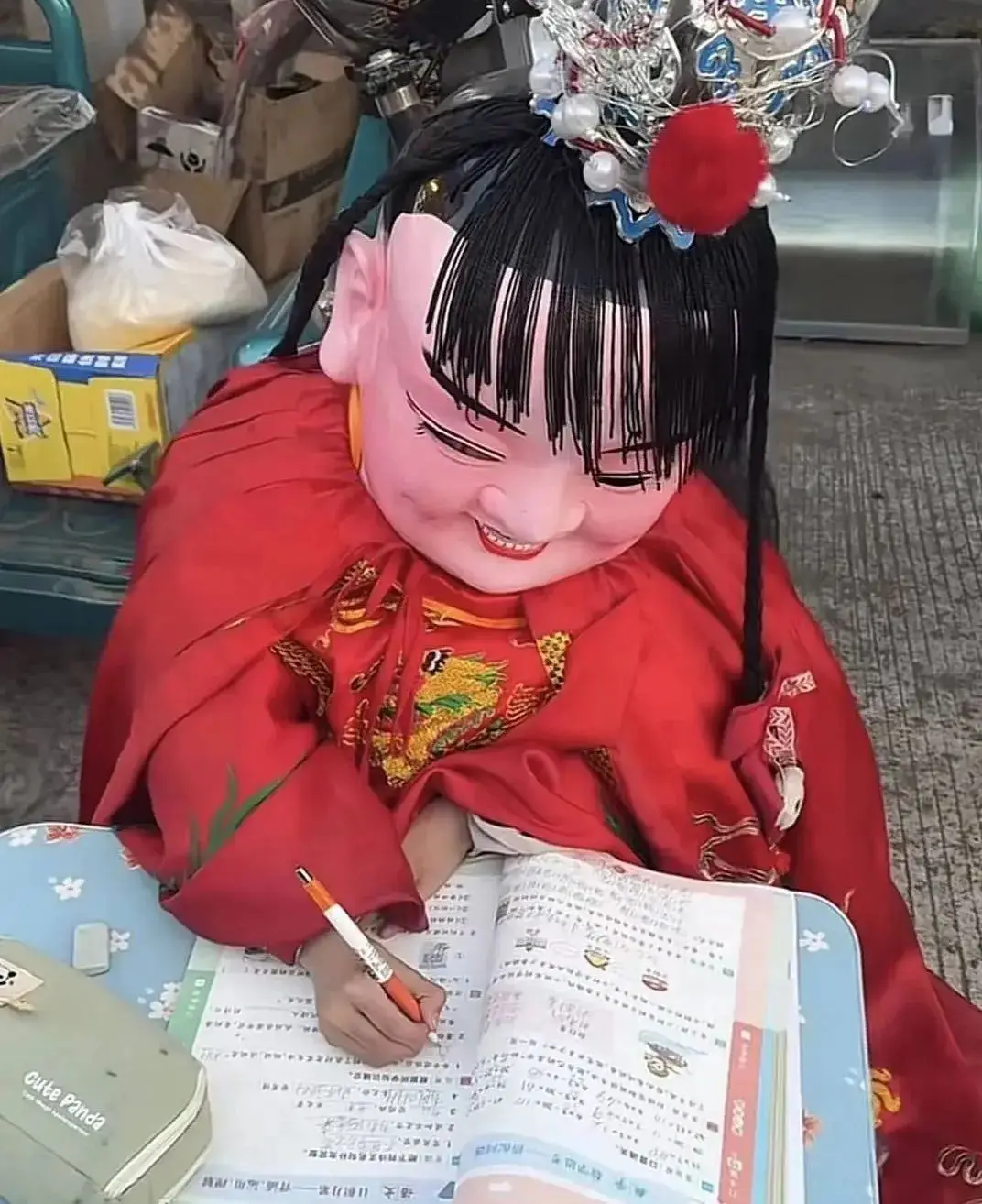 _中国特色暑假刷屏：一边山川湖海, 一边作业题海_中国特色暑假刷屏：一边山川湖海, 一边作业题海