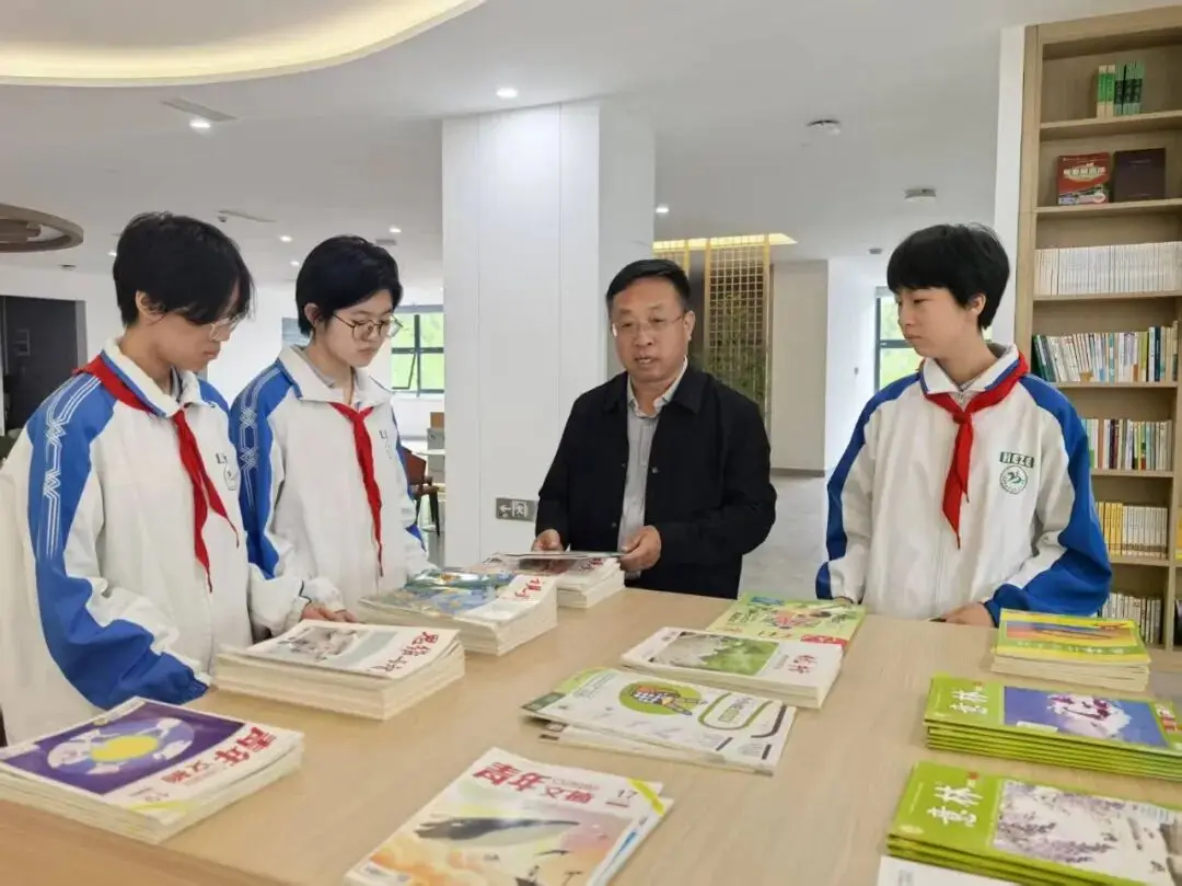 不辜负讲台上的每一份坚守——热烈庆祝第41个教师节_不辜负讲台上的每一份坚守——热烈庆祝第41个教师节_