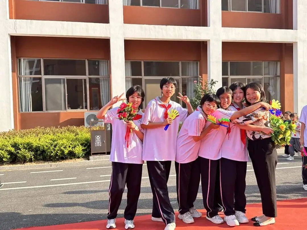不辜负讲台上的每一份坚守——热烈庆祝第41个教师节__不辜负讲台上的每一份坚守——热烈庆祝第41个教师节
