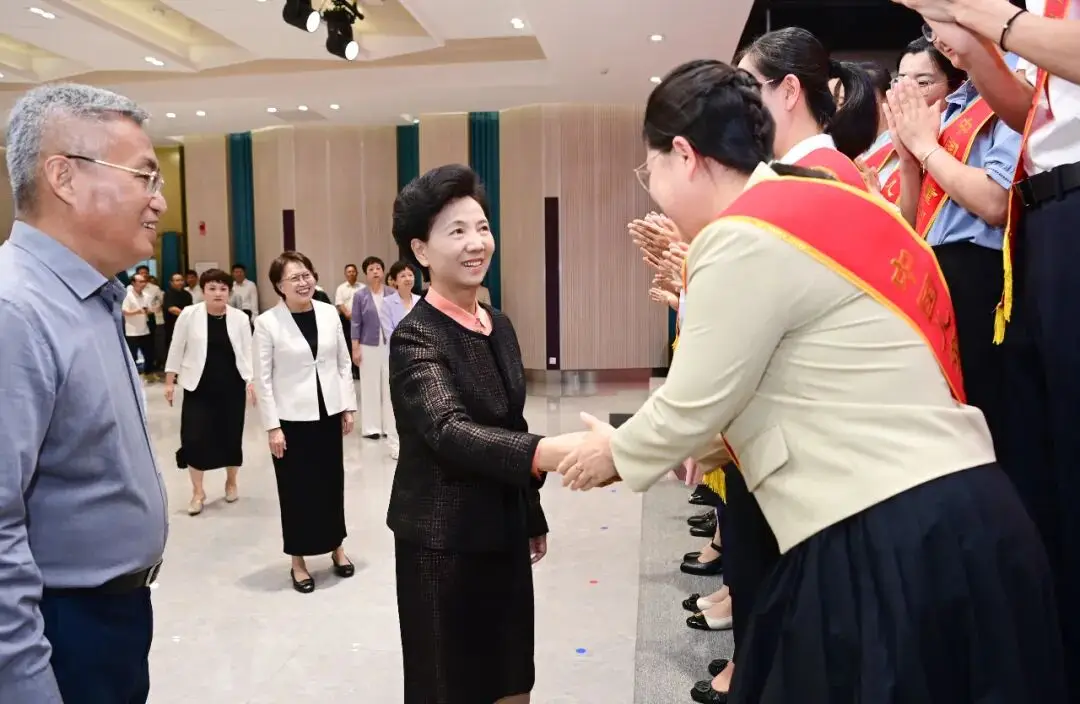 立足强国时代肩负强国使命_砥砺强国之志_