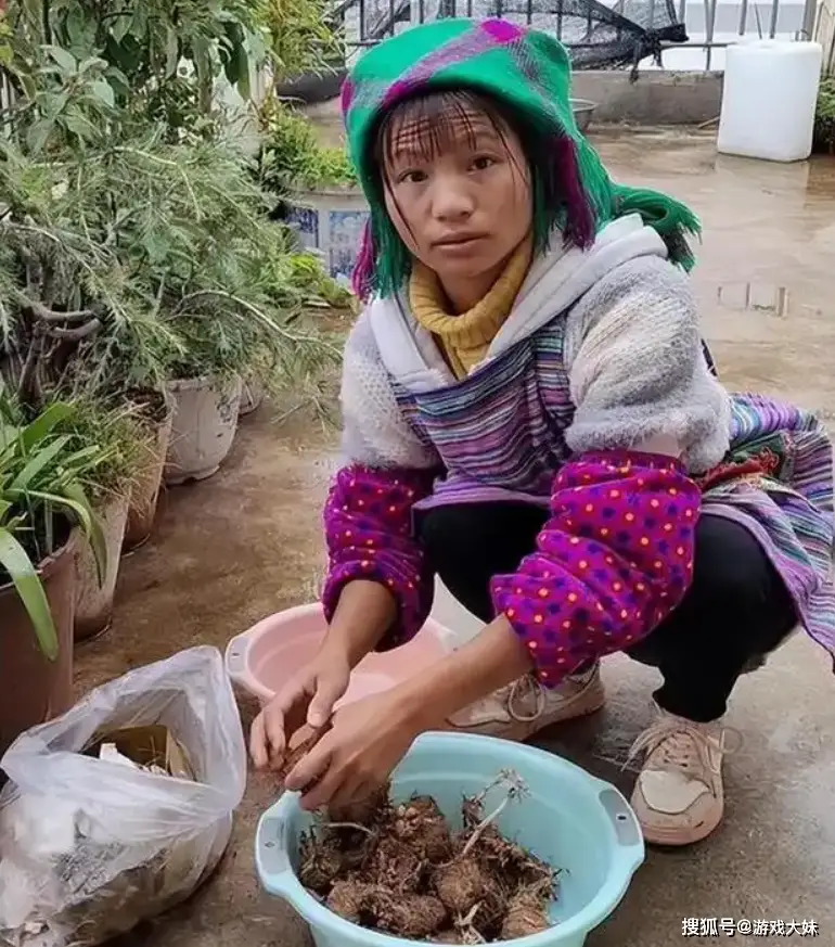 _网红小英称想让女儿出国读书，短视频广告费被曝光，确实有出国的条件_网红小英称想让女儿出国读书，短视频广告费被曝光，确实有出国的条件