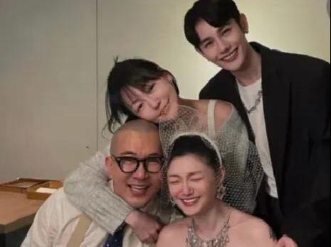_大S罕见结婚照曝光，小S紧搂姐夫徐家母亲节计划 具俊晔被边缘化_大S罕见结婚照曝光，小S紧搂姐夫徐家母亲节计划 具俊晔被边缘化
