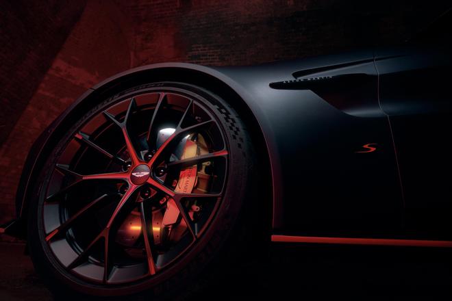 3.4秒破百V8动力 阿斯顿·马丁全新Vantage S发布
