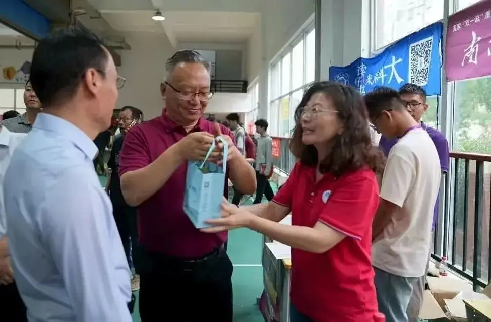 _校友回家文案_校友回家新闻稿