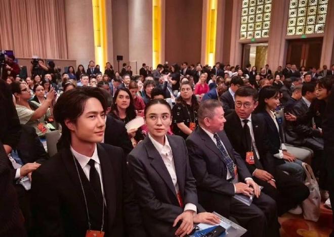 _新闻联播镜头下的宋佳面相变了，事实证明，游本昌的话推了她一把_新闻联播镜头下的宋佳面相变了，事实证明，游本昌的话推了她一把