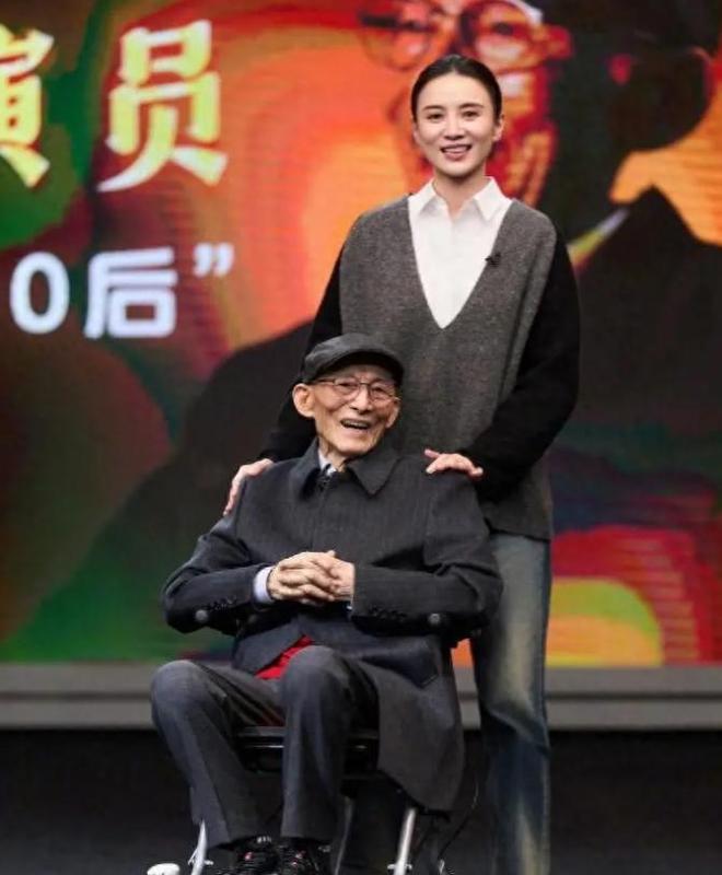 _新闻联播镜头下的宋佳面相变了，事实证明，游本昌的话推了她一把_新闻联播镜头下的宋佳面相变了，事实证明，游本昌的话推了她一把