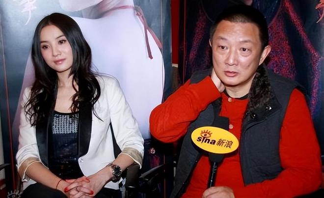 新闻联播镜头下的宋佳面相变了，事实证明，游本昌的话推了她一把__新闻联播镜头下的宋佳面相变了，事实证明，游本昌的话推了她一把