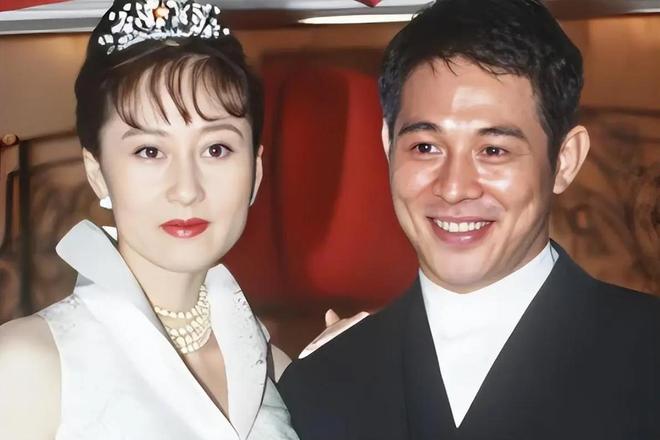 李连杰参加女儿的婚礼_李连杰女儿跳舞_